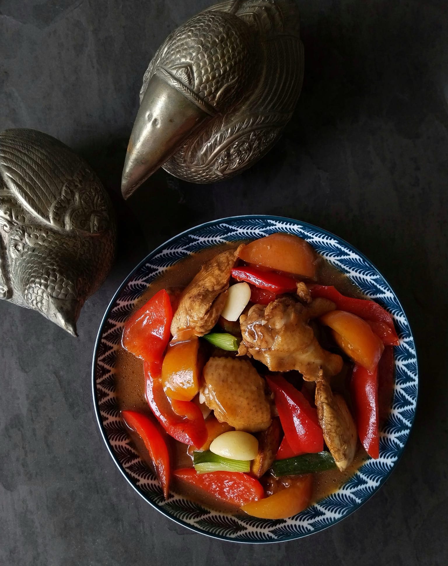 Chicken stewed in a bowl